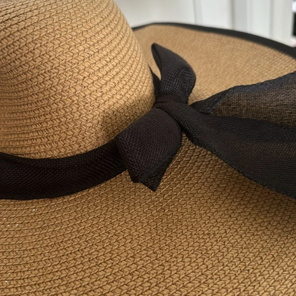 Large sun hat - Picture 3 of 5